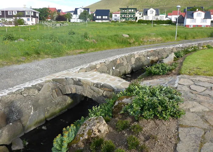 Visithomes Faroe Islands Leirvik