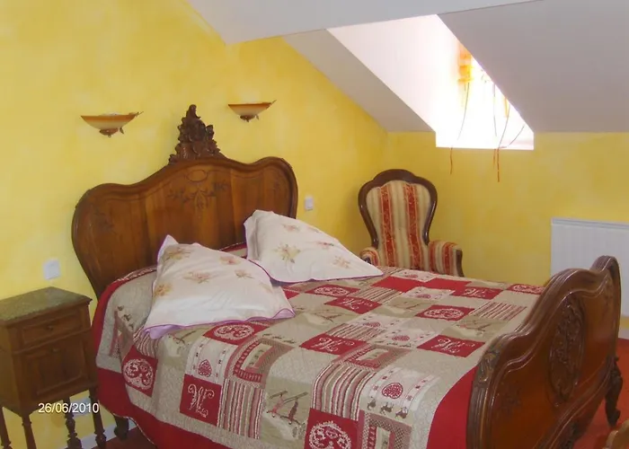 Au Pied du Chateau