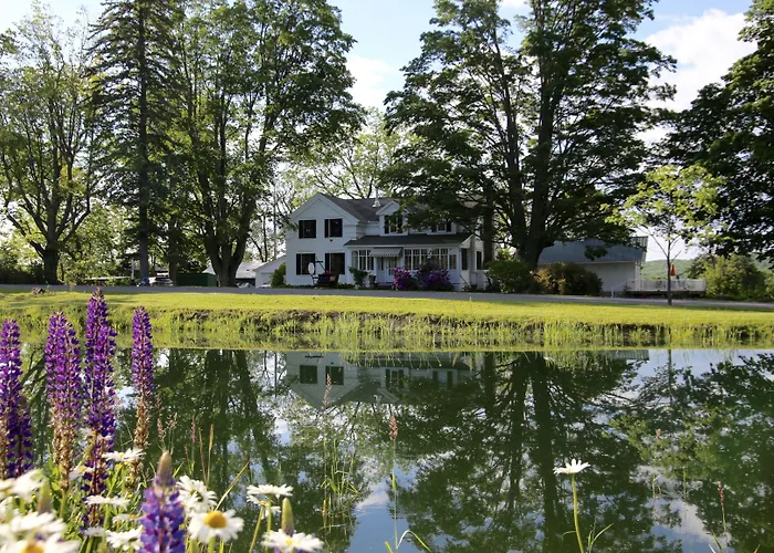 Enfield Manor Bed&Breakfast And Vacation Rental