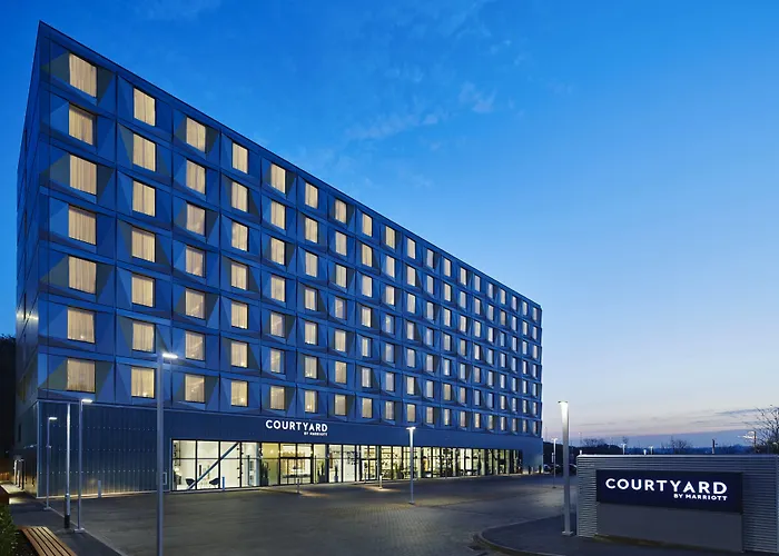 Courtyard By Marriott Luton Airport