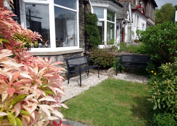 Brook House ― Free On-Site Car Park Bed & Breakfast Windermere