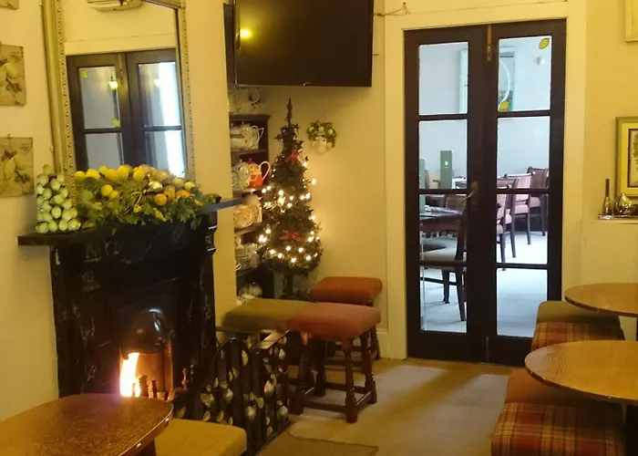 Albert Hotel
