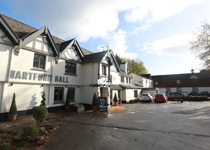 Hartford Hall On School Lane
