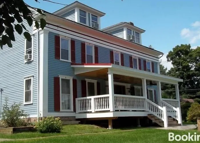 Tin Brook Bed & Breakfast