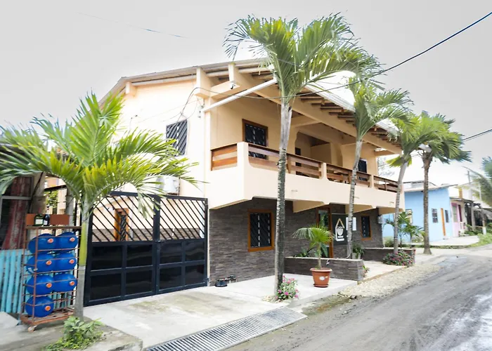 La Casa Naranja Hostal Olón