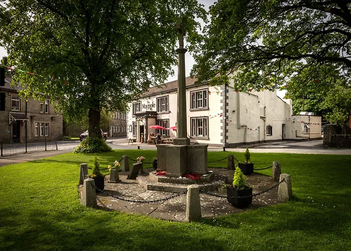 Maypole Inn