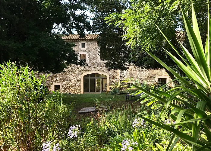 Bed and Breakfast Les Toiles du 15 à Montaren-et-Saint-Médiers