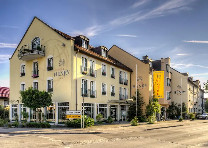 Hotel Henry