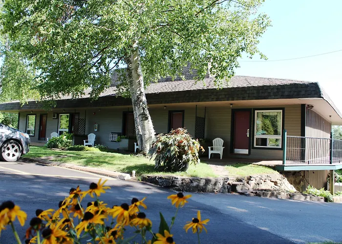 Glen House Resort