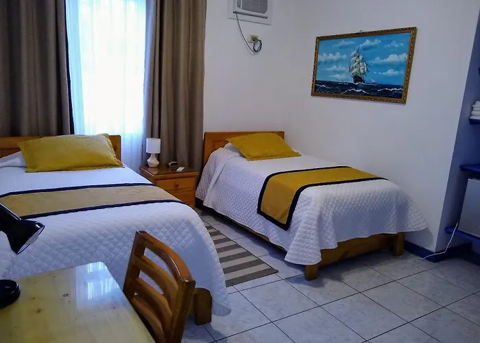 Drake Inn Puerto Villamil