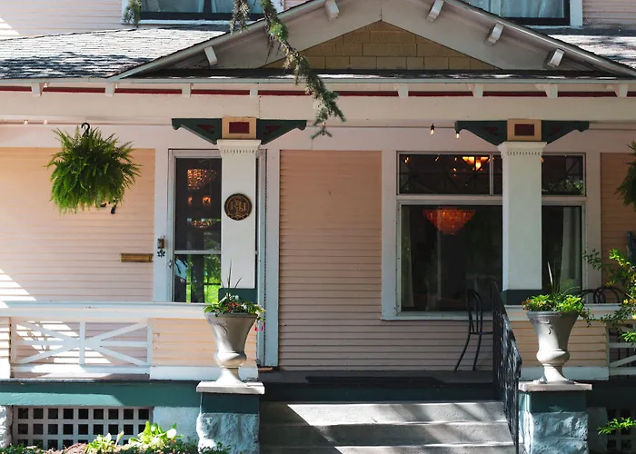 Marianna Stoltz House Bed & Breakfast Spokane