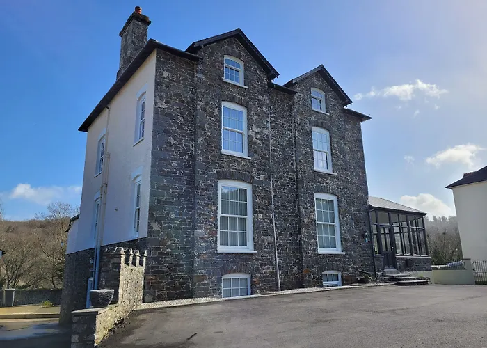 Llys Aeron "The Little Hotel" Aberaeron