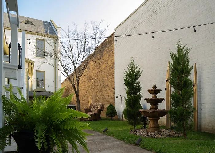 Magnolia Manor And Chapel