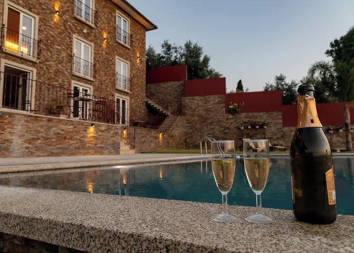 Bed and Breakfast Golden Mirror Lamego