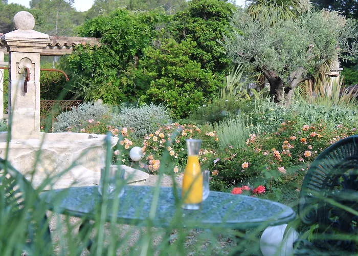 Bed and Breakfast Les Secrets du Défends à Forcalqueiret