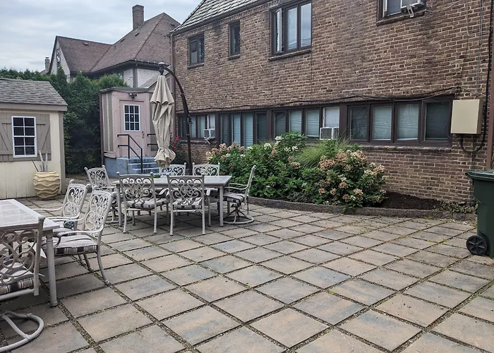 The Oaks B&B Hotel And Spiritual Center Jamestown