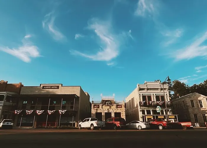 Albert Hotel