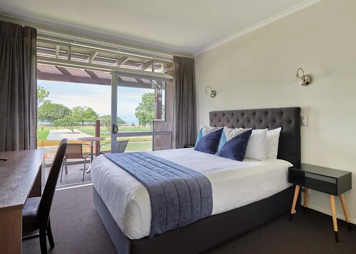 Suncourt Hotel & Conference Centre