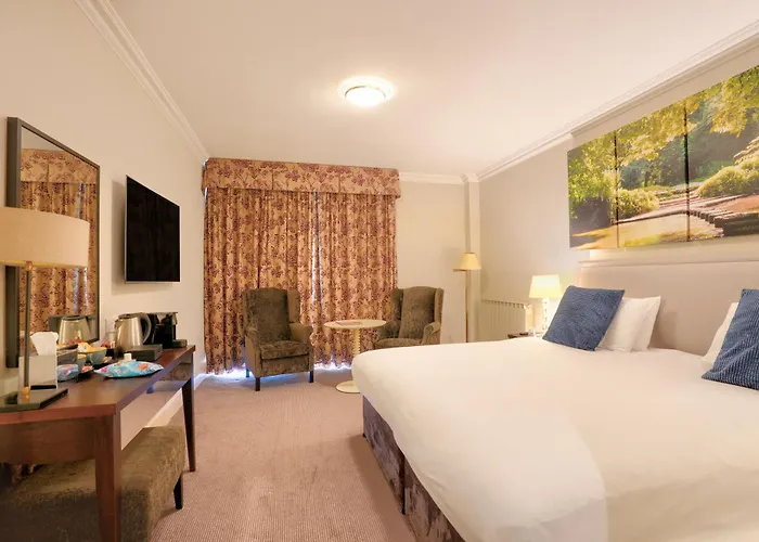 Sunday Box Hill Burford Bridge Hotel
