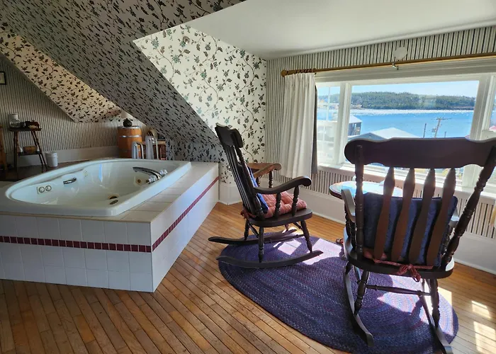 Louisbourg Harbour Inn