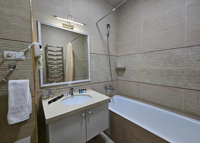 Ideal Hotel