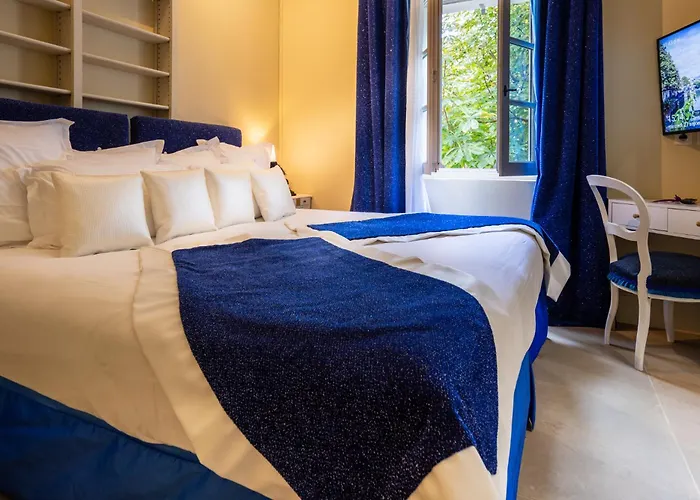 Le Clos Violette et Le 11 D'Aglaé - Hôtel de Charme Design de Luxe