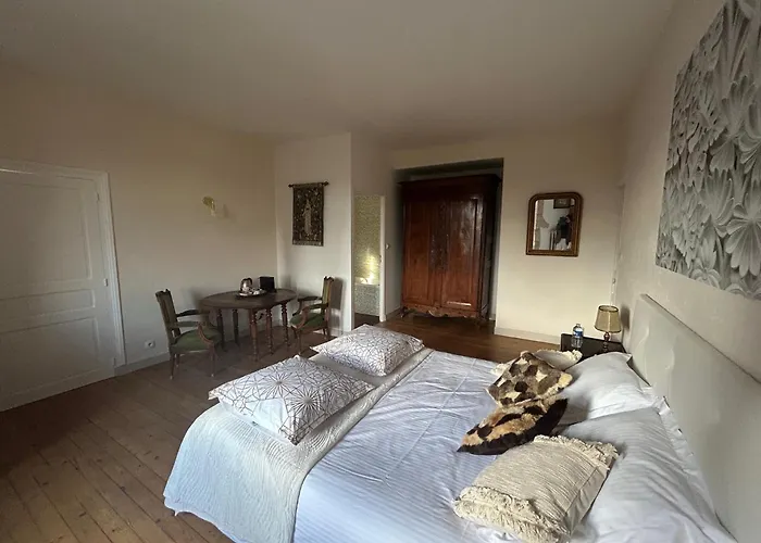 Le Vieux Chateau