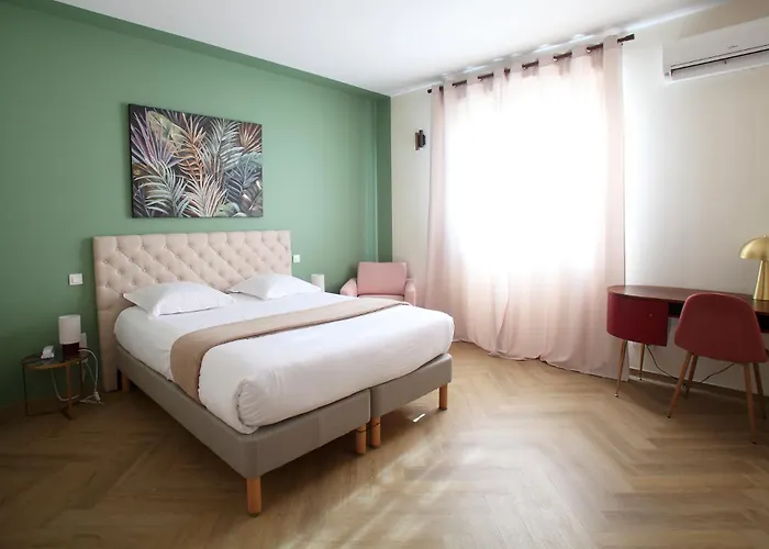 Hotel Le Blason de Provence