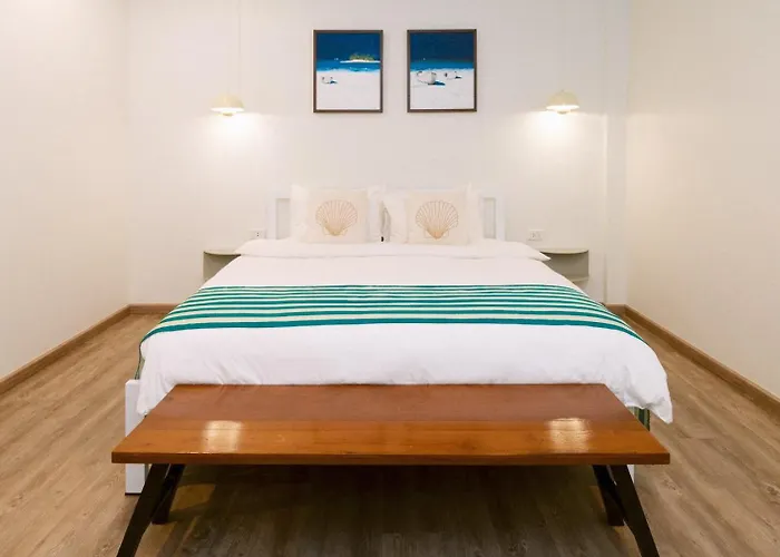 Nautical Home & Seashell House B&B Khao Lak