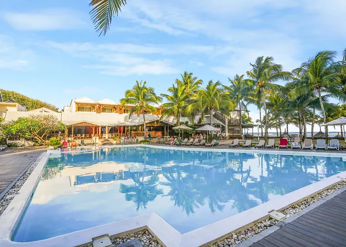 Le Peninsula Bay Beach Resort & Spa