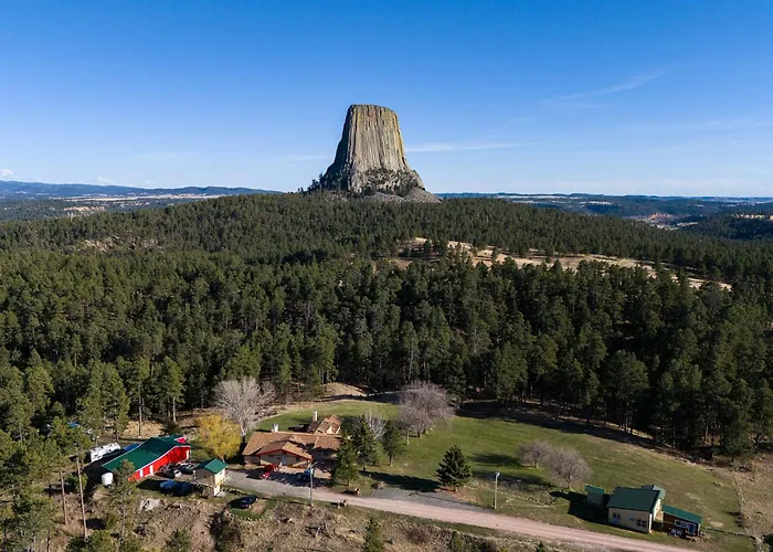 Devils Tower Lodge Bed & Breakfast