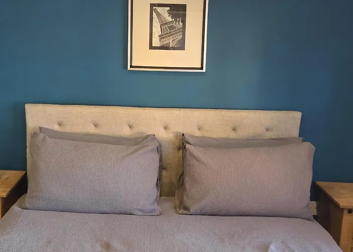 The Horse And Groom Guest House