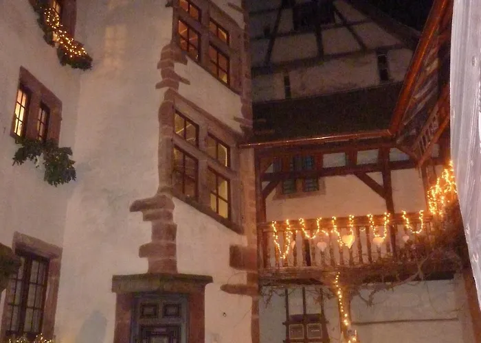 Bed and breakfast ADRIHOF à Riquewihr, Cour de l'Abbaye d'Autrey