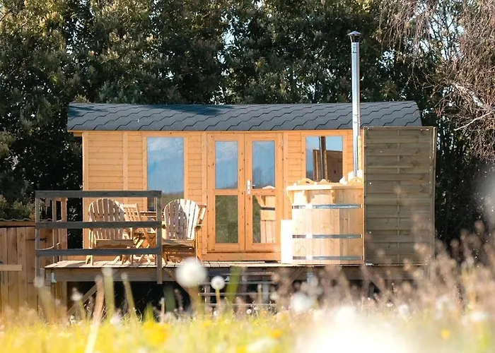 L'enclave Insolite - Cabanes avec Piscine et Bains Nordiques