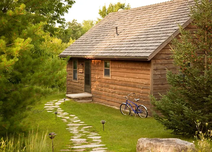 Chanticleer Cabins