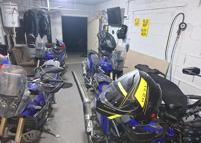 Bed and Breakfast 2 Wheels Granada Motocamp Vallequemado