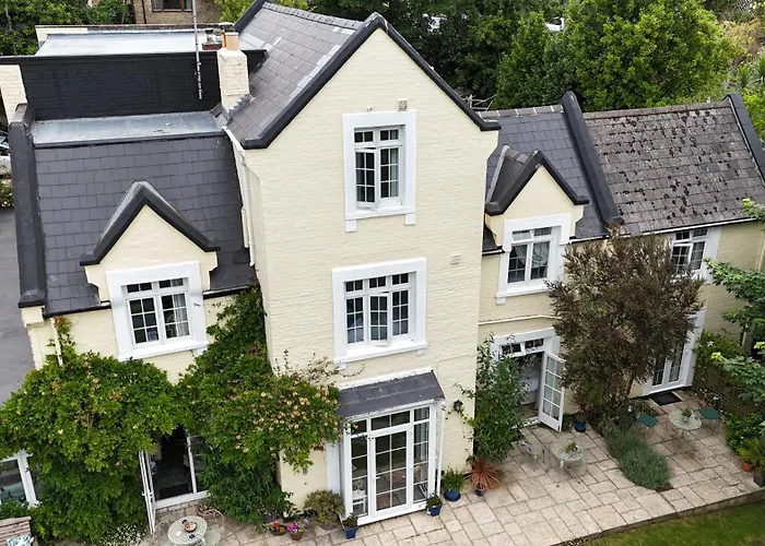 Bedford Lodge