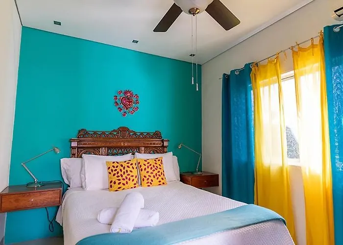 Casa De Las Bugambilias B&B