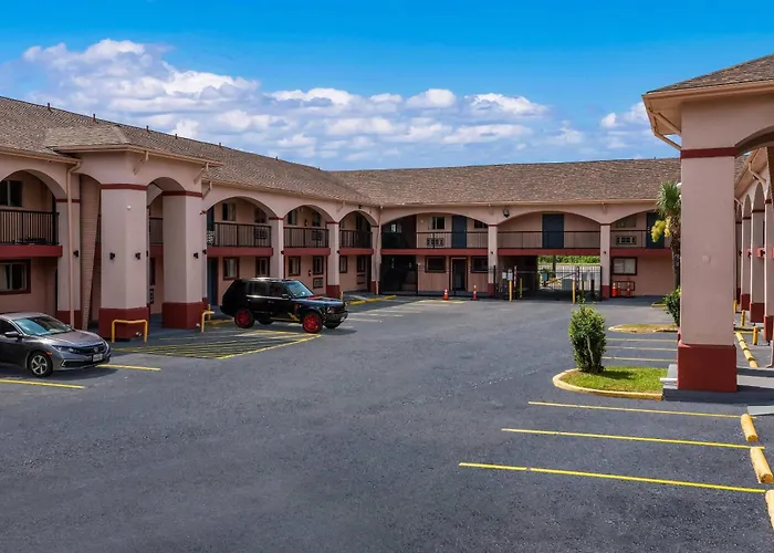 Relax Inn & Suites