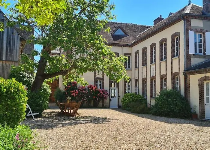 Au Clos De Charny