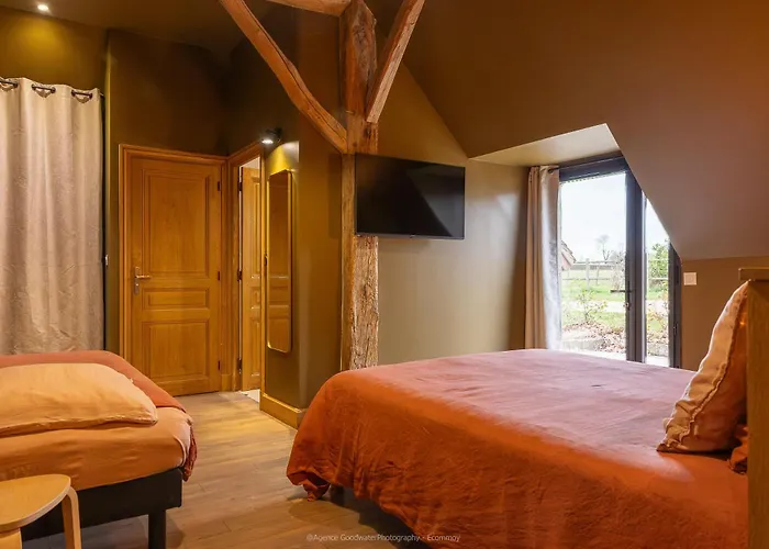 La Grange De Léonie, Chambres d'hôtes avec Piscine et Spa