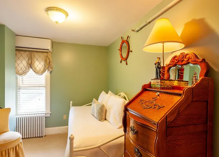 Ivy Lodge
