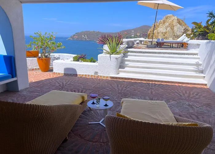 Villa de La Roca Zihuatanejo