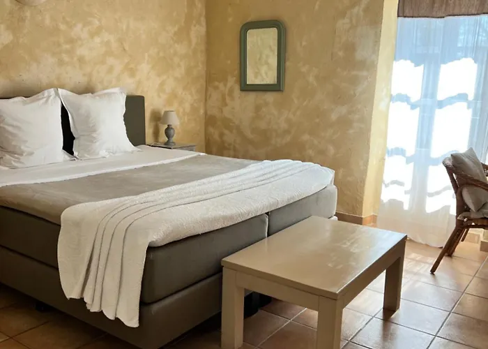 Le Moulin De Montsegur Bed and Breakfast