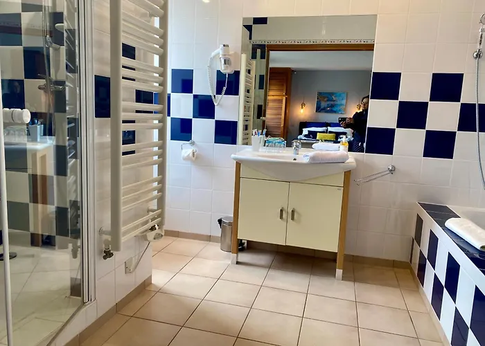 Le Clos de la Barre - Maison de charme au calme -à 10 min des plages du Débarquement - petit-déjeuner maison Basly