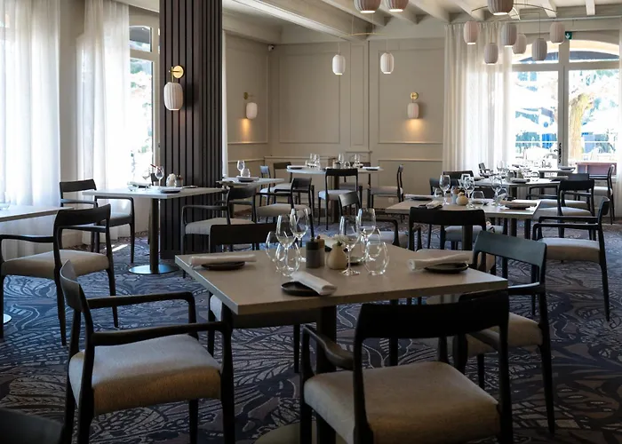 Le Vallon De Valrugues Hotel Spa & Villas