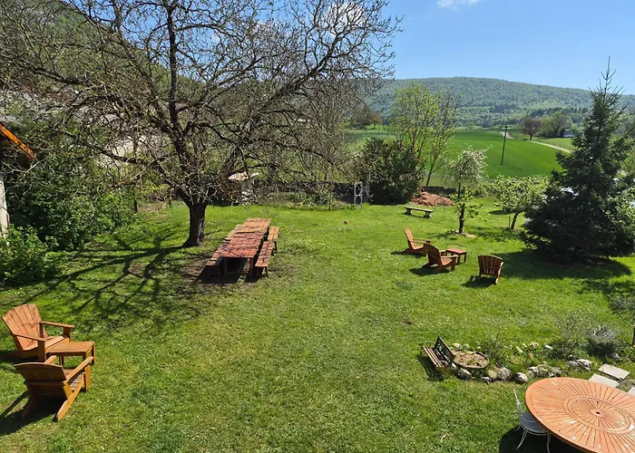 Goute La Vie Bed and Breakfast Marchamp