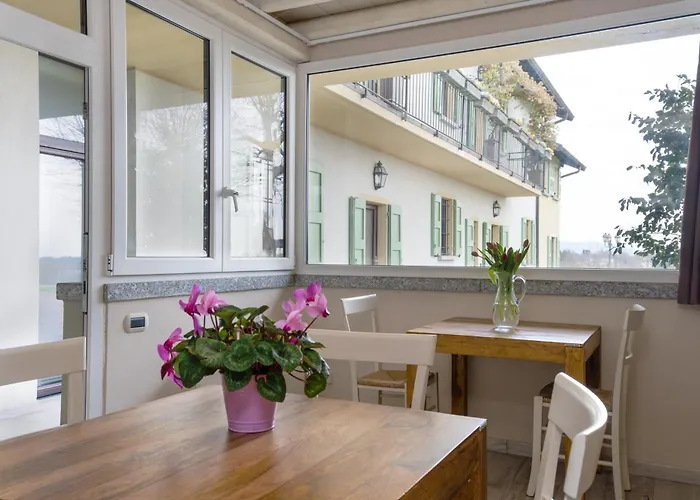 Casale Raffaello B&B Como Albese Con Cassano