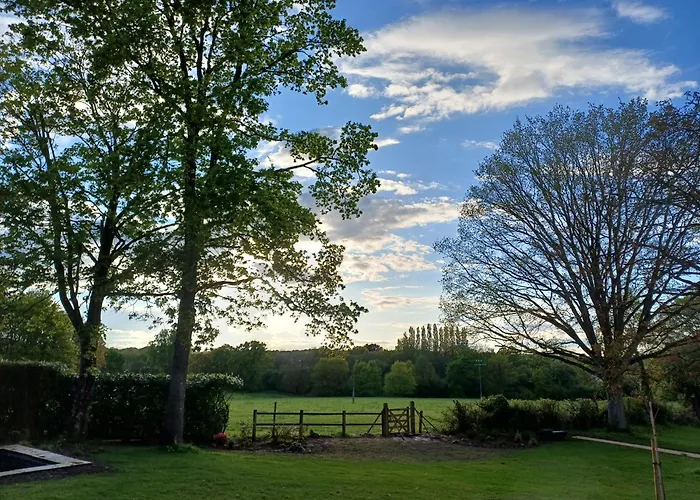 Le Jardin De Quercus B&B Bazouges-la-Pérouse