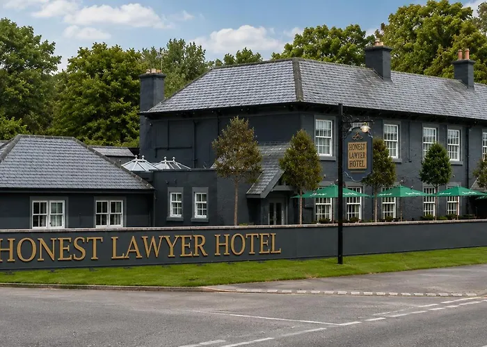 Honest Lawyer Hotel